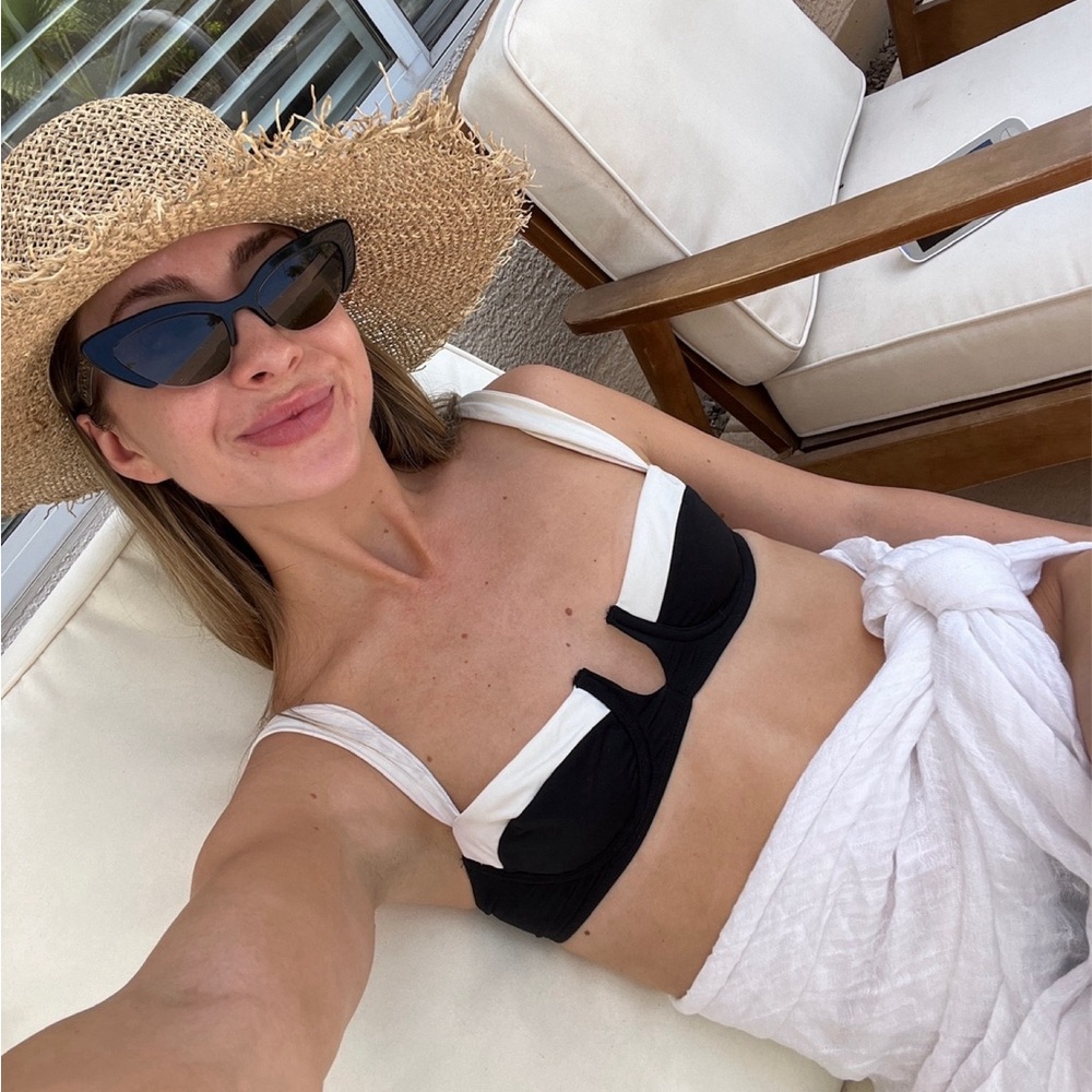 monday swimwear Black and White Bikini